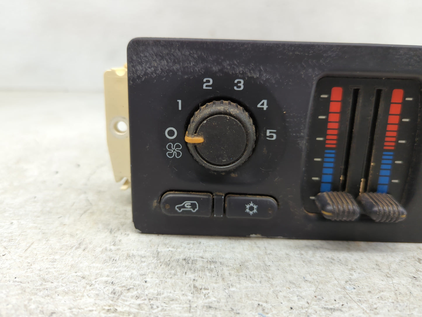 2005-2006 Chevrolet Avalanche 1500 Climate Control Module Temperature AC/Heater Replacement P/N:10370034 Fits Fits 2005 2006