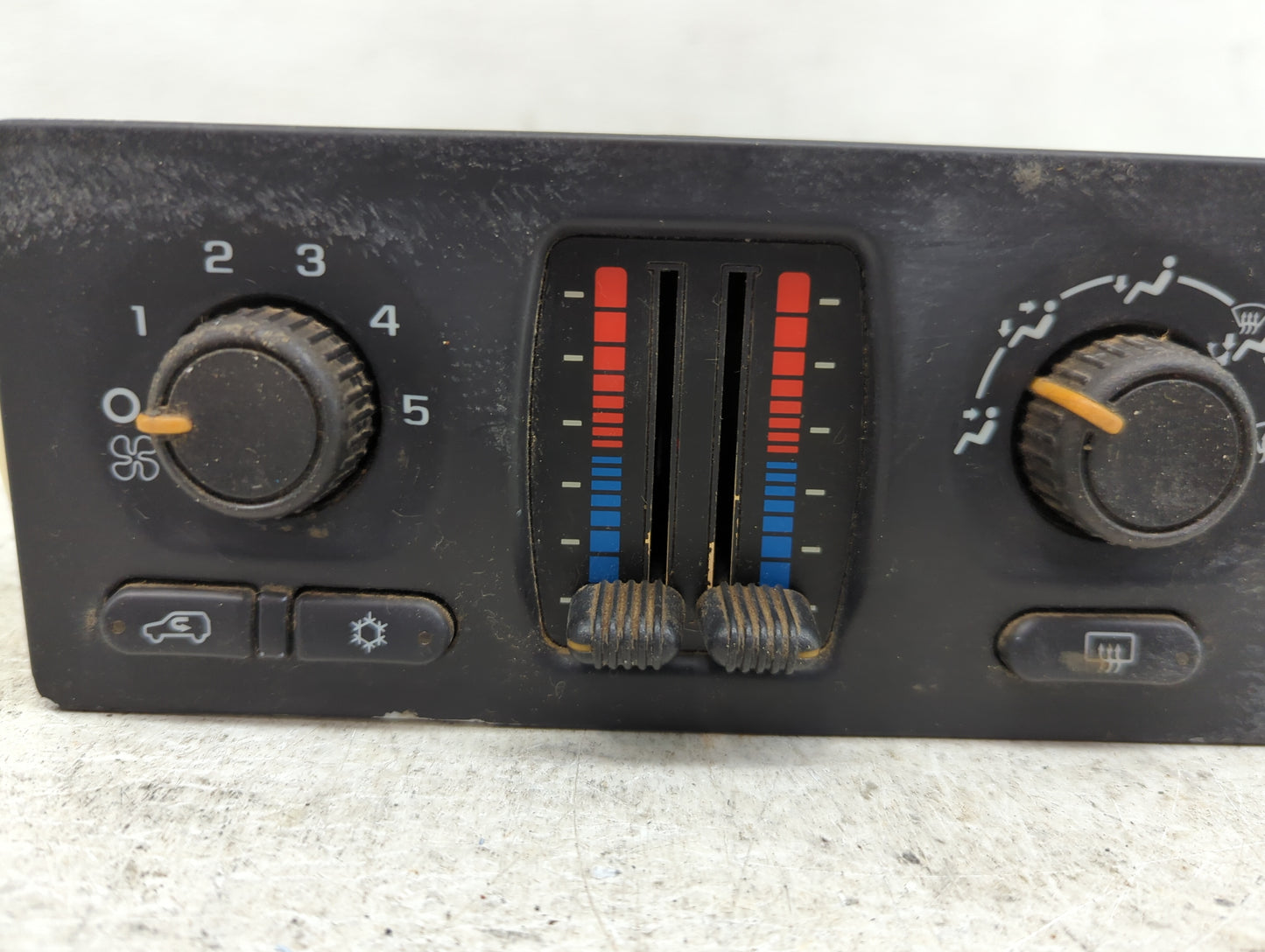 2005-2006 Chevrolet Avalanche 1500 Climate Control Module Temperature AC/Heater Replacement P/N:10370034 Fits Fits 2005 2006
