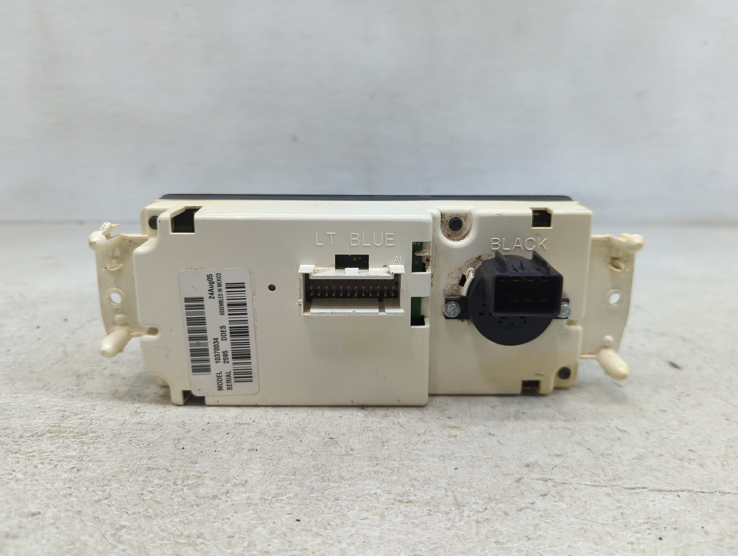 2005-2006 Chevrolet Avalanche 1500 Climate Control Module Temperature AC/Heater Replacement P/N:10370034 Fits Fits 2005 2006