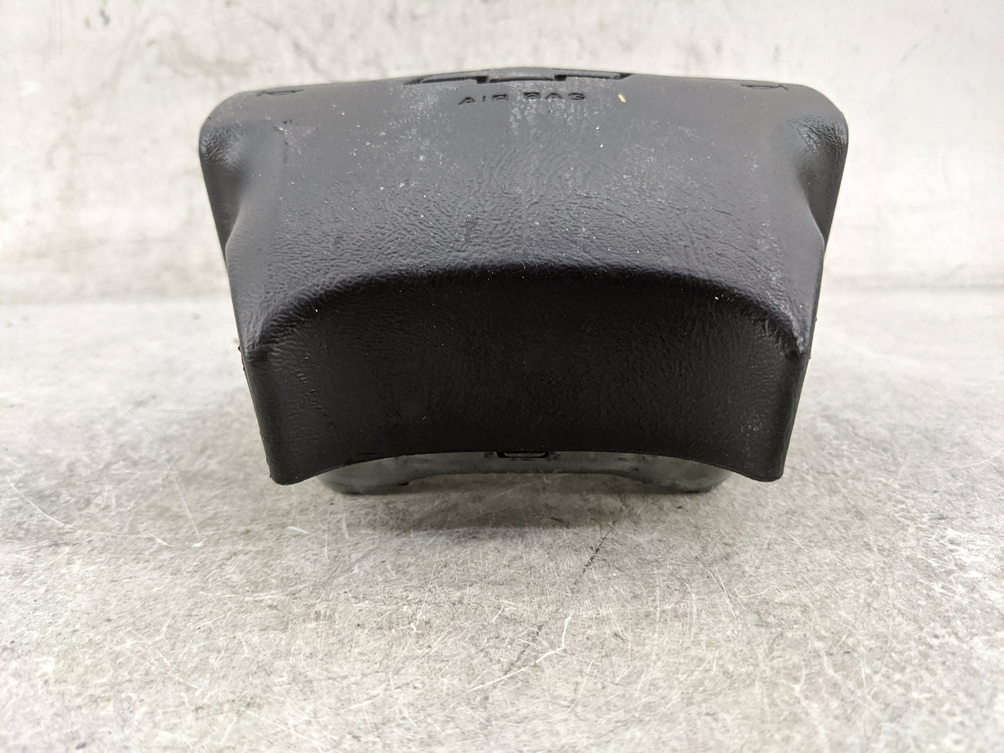 2003 Chevrolet Avalanche 1500 Air Bag Driver Left Steering Wheel Mounted - Oemusedautoparts1.com
