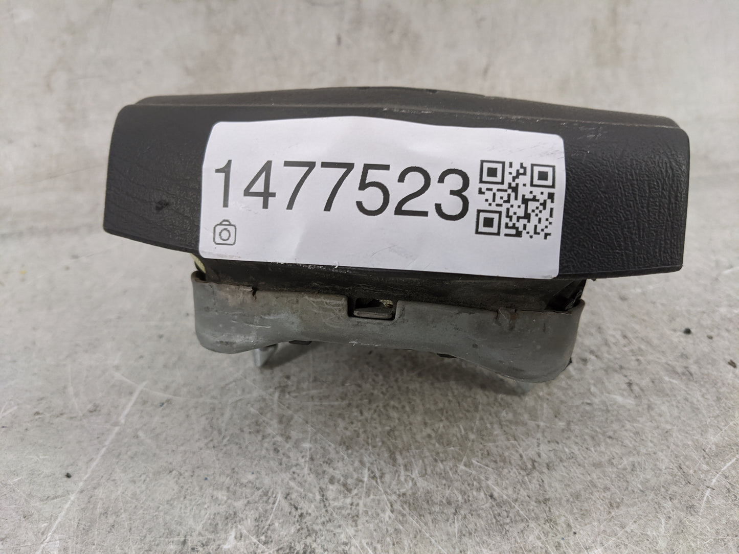 2003 Chevrolet Avalanche 1500 Air Bag Driver Left Steering Wheel Mounted - Oemusedautoparts1.com