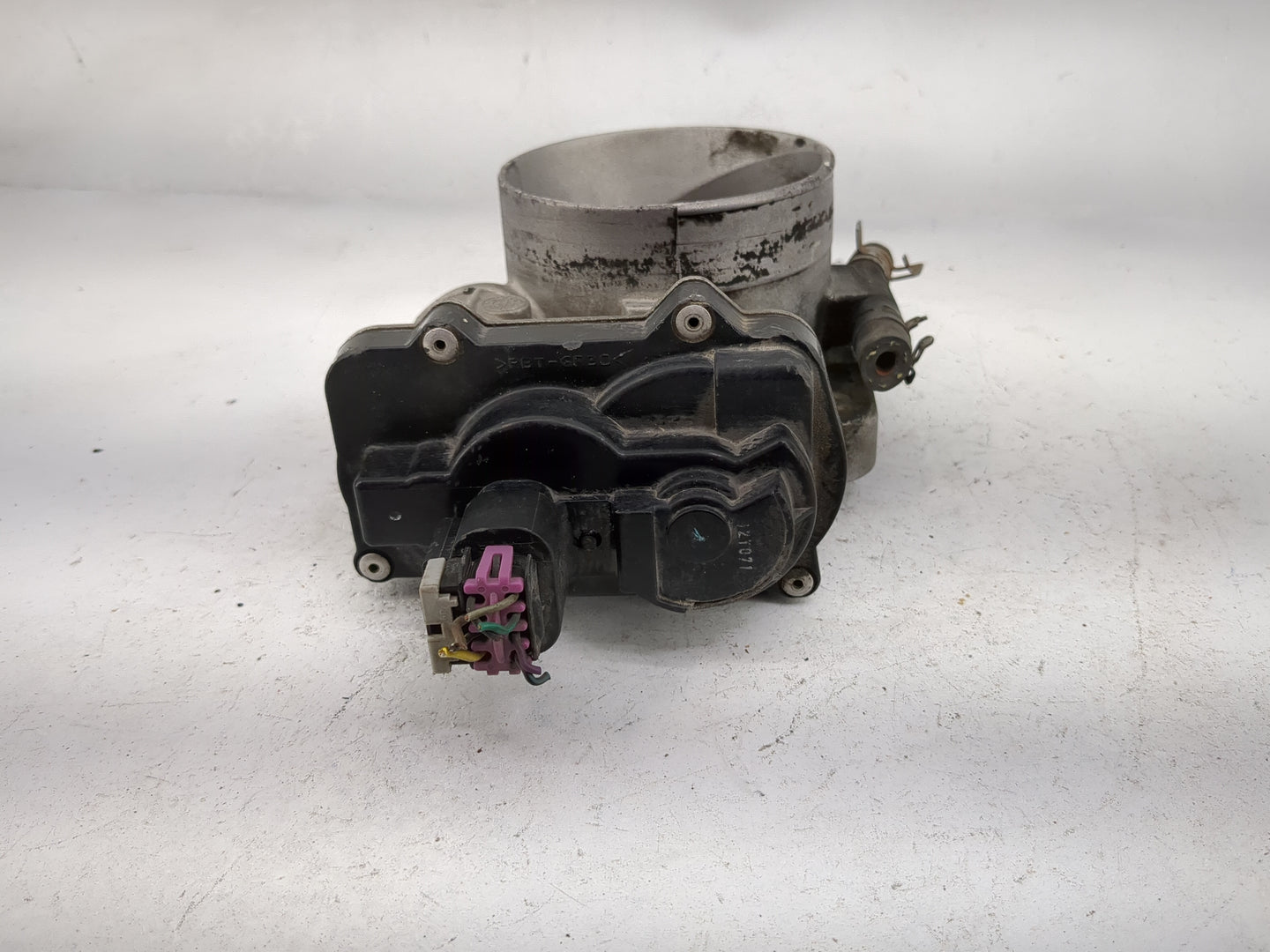 2003-2006 Chevrolet Avalanche 1500 Throttle Body P/N:12570800 RME75 Fits Fits 2003 2004 2005 2006 2007 OEM Used Auto Parts -