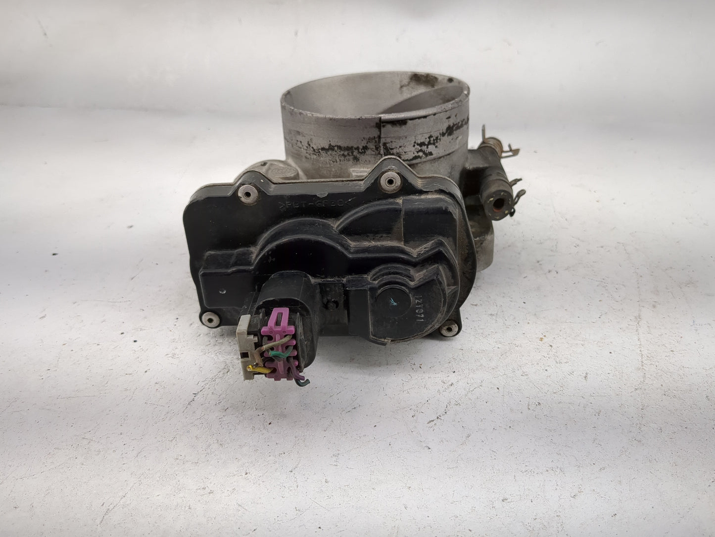2003-2006 Chevrolet Avalanche 1500 Throttle Body P/N:12570800 RME75 Fits Fits 2003 2004 2005 2006 2007 OEM Used Auto Parts -