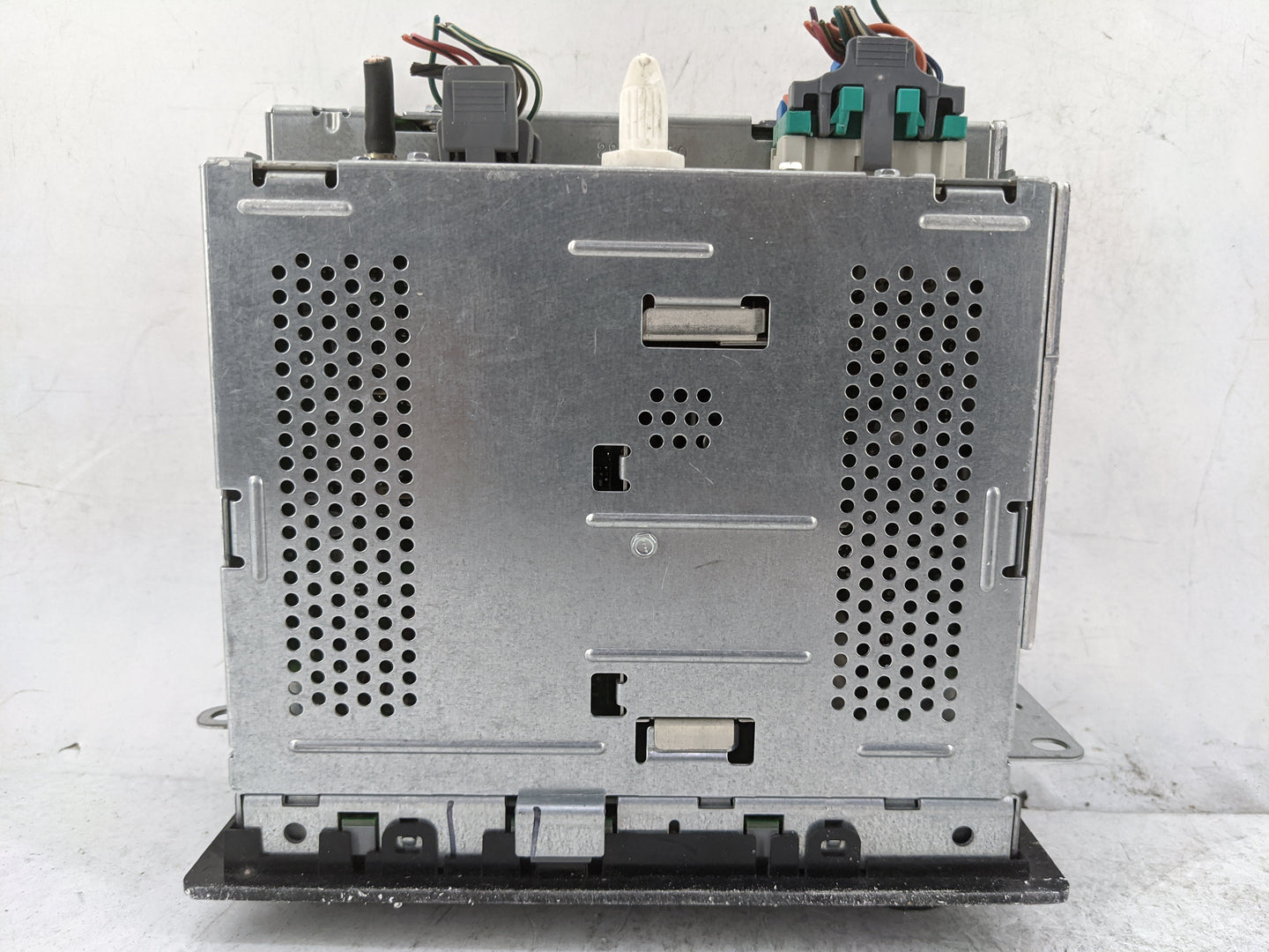 2005-2006 Chevrolet Avalanche 1500 Radio AM FM Cd Player Receiver Replacement P/N:28004545 15234935 Fits OEM Used Auto Parts
