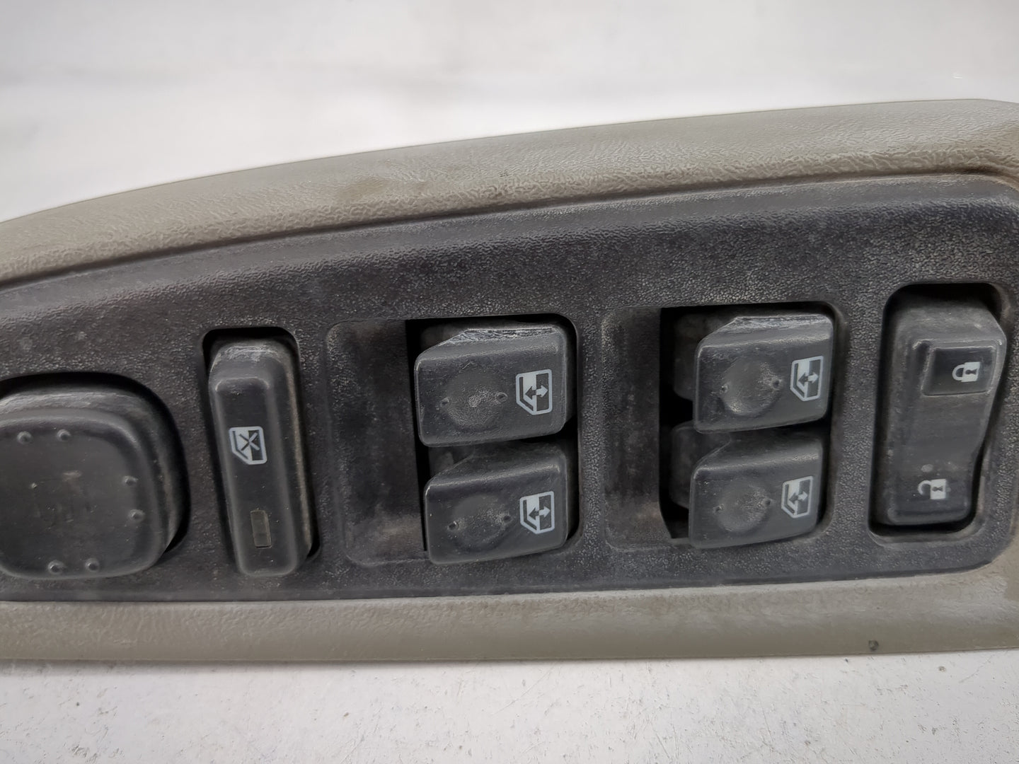 2006 Chevrolet Avalanche 1500 Master Power Window Switch Replacement Driver Side Left P/N:10398565 BP8565X252410BP4 Fits OEM