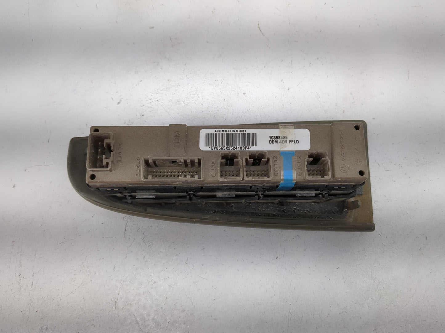 2006 Chevrolet Avalanche 1500 Master Power Window Switch Replacement Driver Side Left P/N:10398565 BP8565X252410BP4 Fits OEM