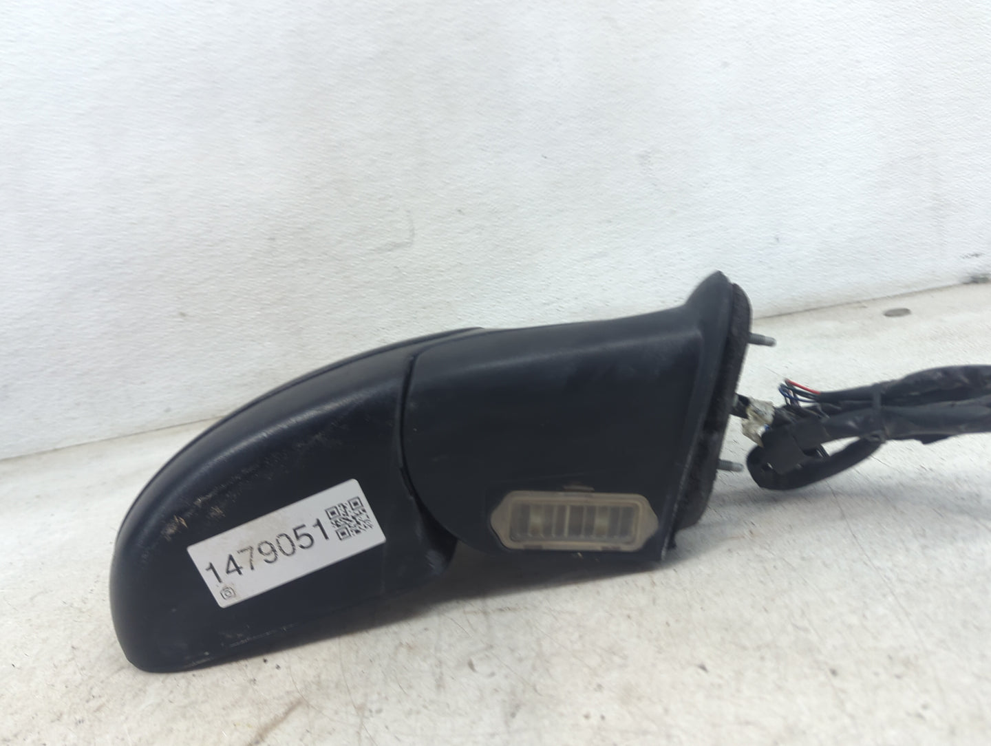 2006 Chevrolet Avalanche 1500 Passenger Side View Mirror - Right Door Mirror OEM Used - Oemusedautoparts1.com