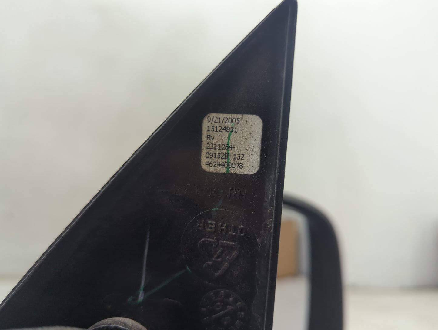 2006 Chevrolet Avalanche 1500 Passenger Side View Mirror - Right Door Mirror OEM Used - Oemusedautoparts1.com