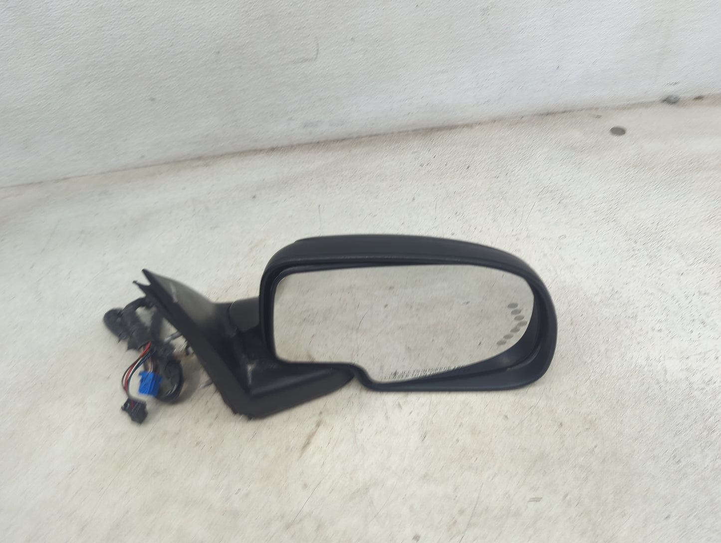 2006 Chevrolet Avalanche 1500 Passenger Side View Mirror - Right Door Mirror OEM Used - Oemusedautoparts1.com