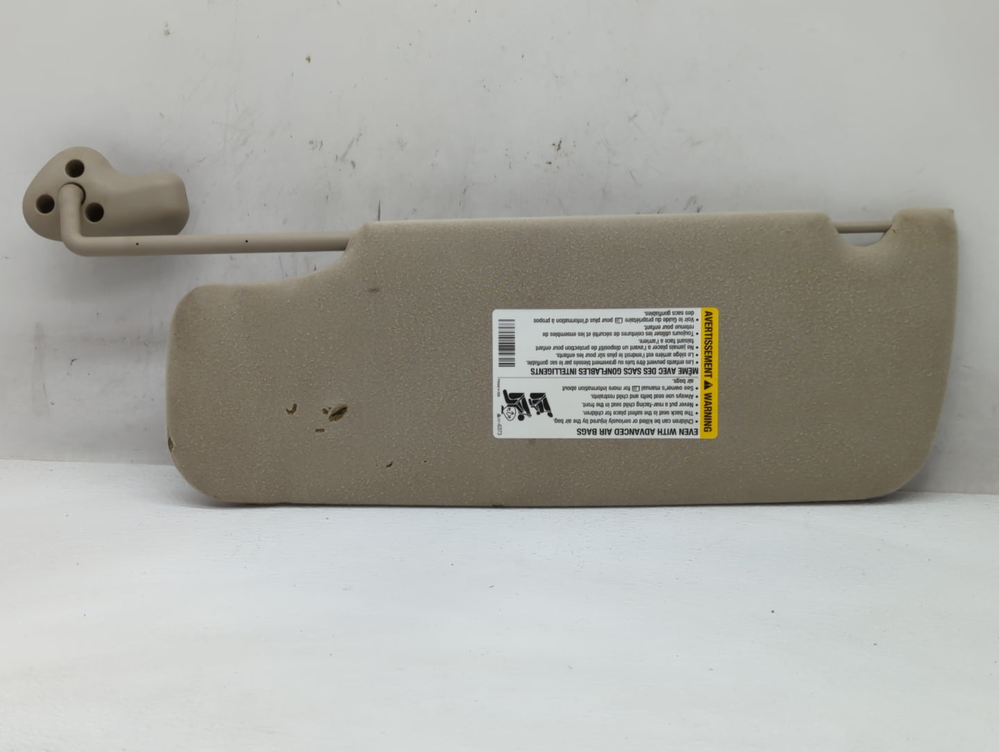 2006 Chevrolet Avalanche 1500 Sun Visor Shade Replacement Passenger Right Mirror Fits OEM Used Auto Parts - Oemusedautoparts