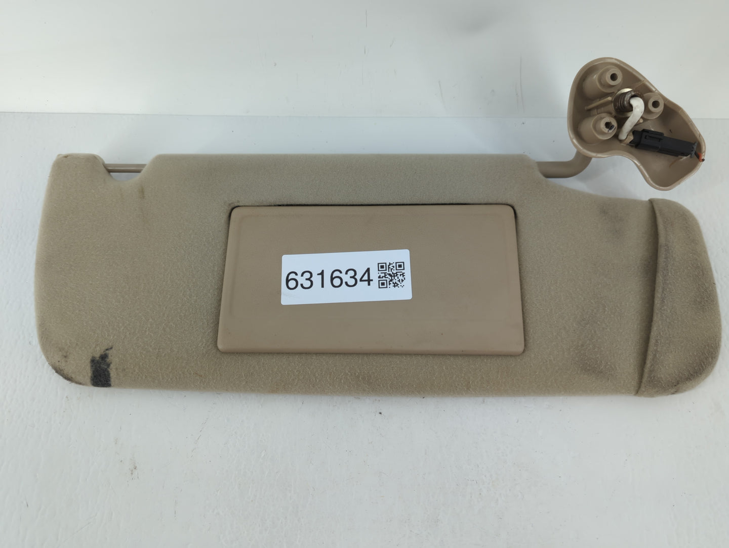 2006 Chevrolet Avalanche 1500 Sun Visor Shade Replacement Passenger Right Mirror Fits OEM Used Auto Parts - Oemusedautoparts