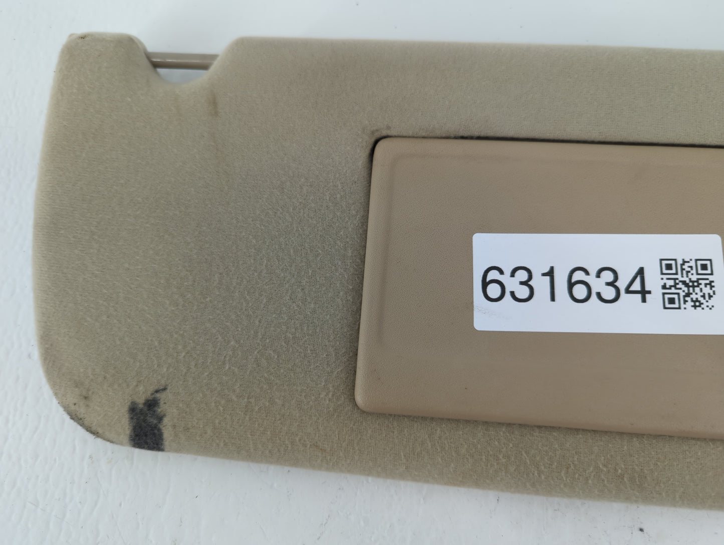 2006 Chevrolet Avalanche 1500 Sun Visor Shade Replacement Passenger Right Mirror Fits OEM Used Auto Parts - Oemusedautoparts