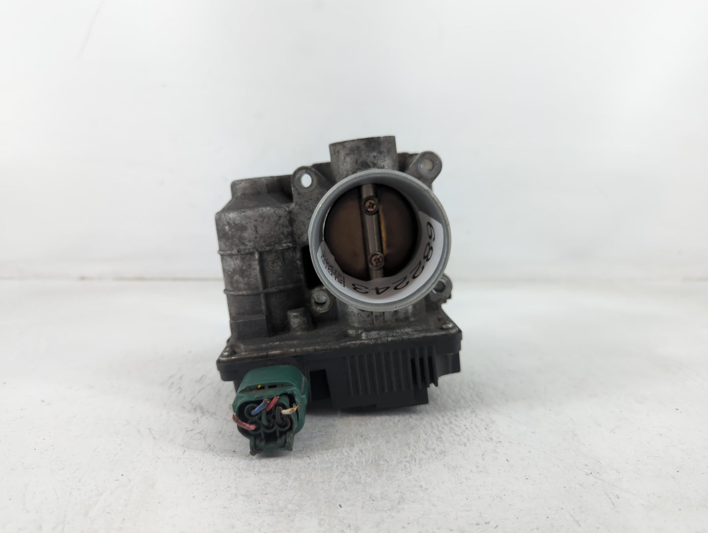 2003-2006 Chevrolet Avalanche 1500 Throttle Body P/N:>PBT-GF30< Fits Fits 2003 2004 2005 2006 2007 OEM Used Auto Parts - Oem