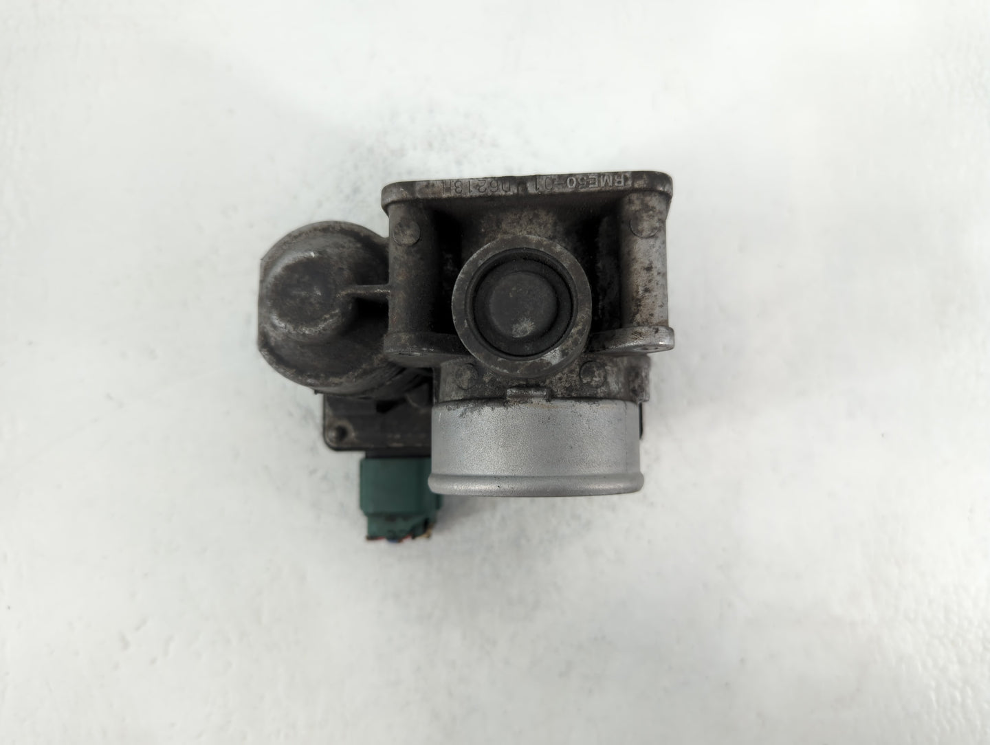 2003-2006 Chevrolet Avalanche 1500 Throttle Body P/N:>PBT-GF30< Fits Fits 2003 2004 2005 2006 2007 OEM Used Auto Parts - Oem