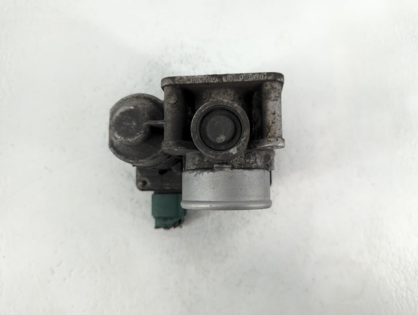 2003-2006 Chevrolet Avalanche 1500 Throttle Body P/N:>PBT-GF30< Fits Fits 2003 2004 2005 2006 2007 OEM Used Auto Parts - Oem
