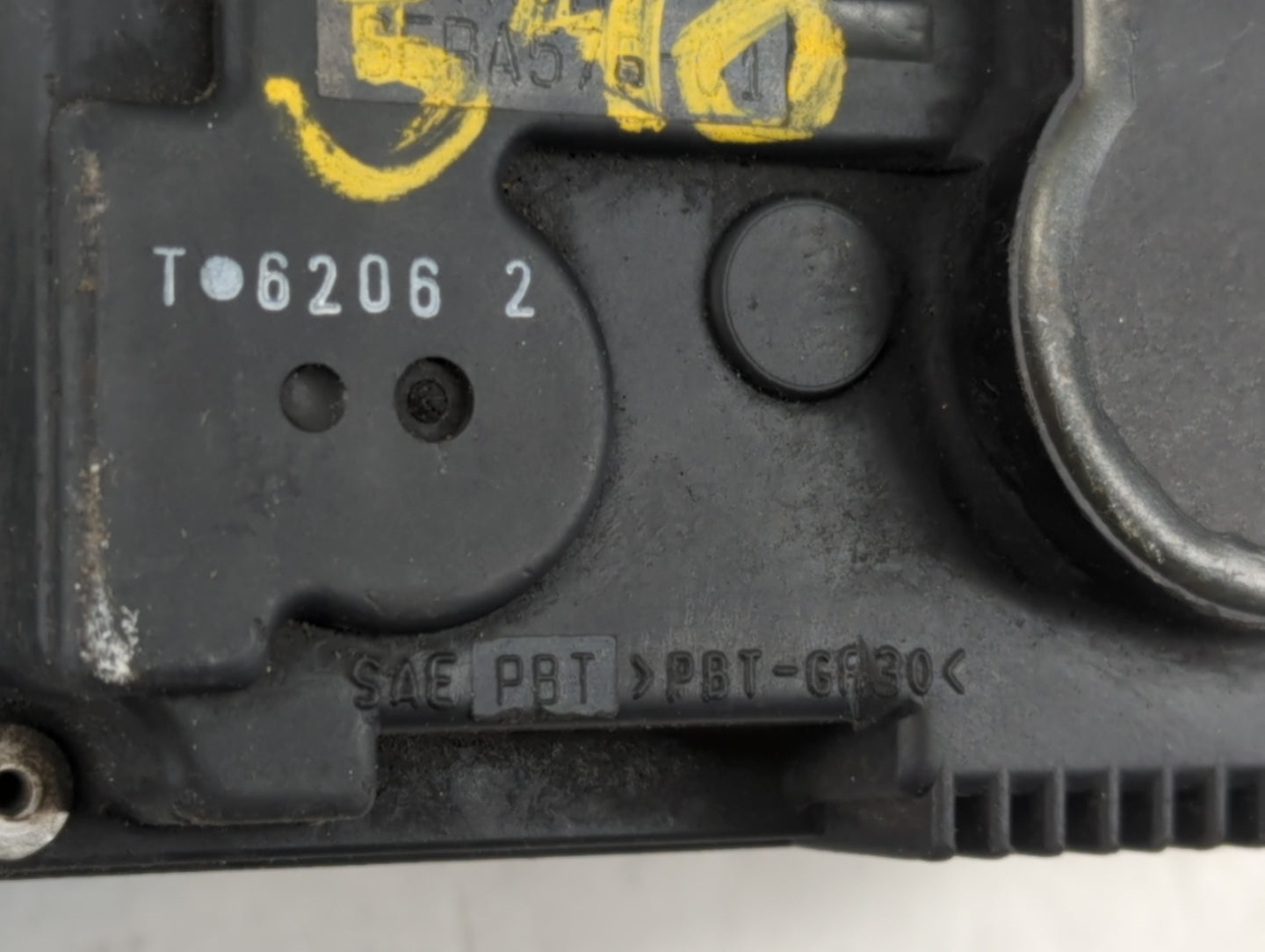 2003-2006 Chevrolet Avalanche 1500 Throttle Body P/N:>PBT-GF30< Fits Fits 2003 2004 2005 2006 2007 OEM Used Auto Parts - Oem