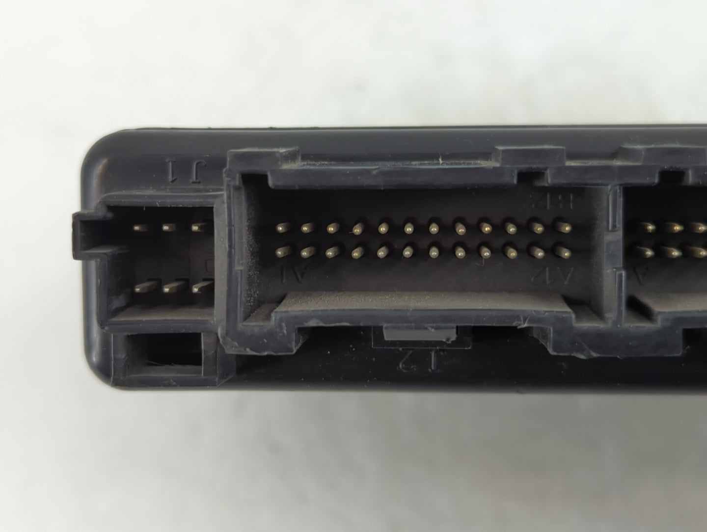 2003 Avalanche 1500 Body Control Module Bcm Inner Cabin Fuse Box - Oemusedautoparts1.com