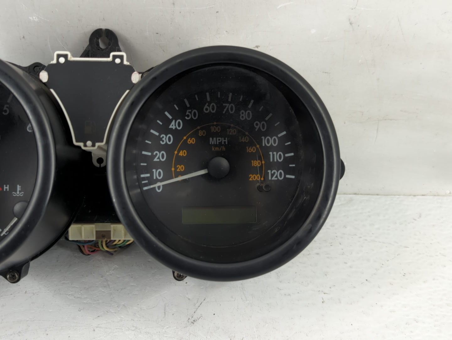 2006 Chevrolet Aveo Instrument Cluster Speedometer Gauges Fits OEM Used Auto Parts - Oemusedautoparts1.com
