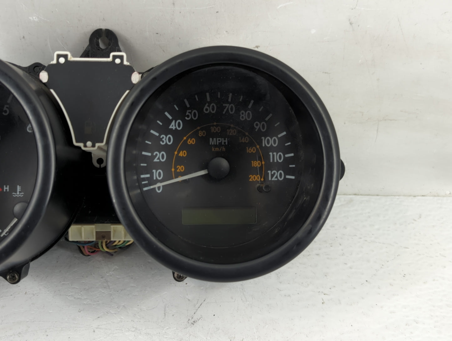 2006 Chevrolet Aveo Instrument Cluster Speedometer Gauges Fits OEM Used Auto Parts - Oemusedautoparts1.com