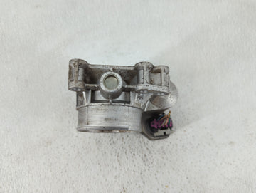 2005-2006 Chevrolet Cobalt Throttle Body P/N:12 568 796 Fits Fits 2002 2003 2004 2005 2006 2007 OEM Used Auto Parts