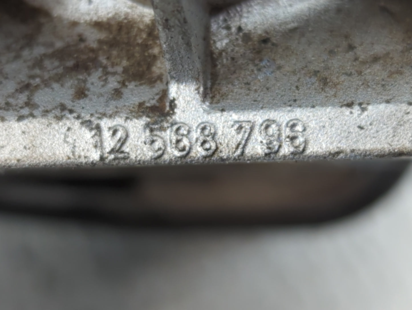 2005-2006 Chevrolet Cobalt Throttle Body P/N:12 568 796 Fits Fits 2002 2003 2004 2005 2006 2007 OEM Used Auto Parts - Oemuse