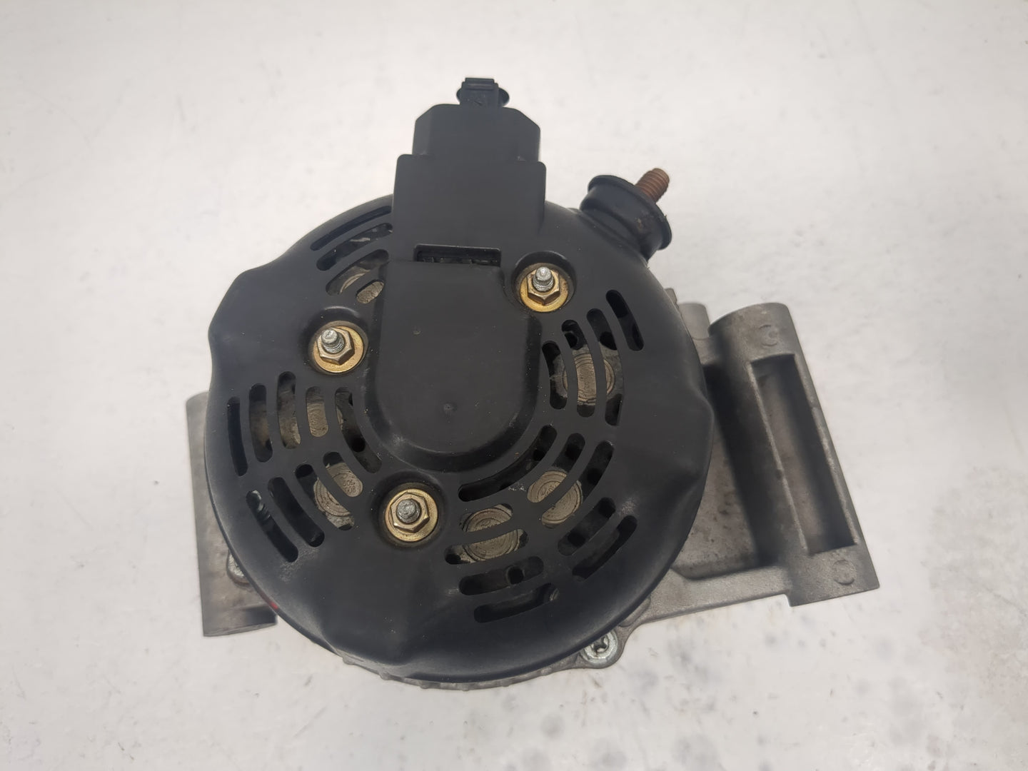 2005-2007 Chevrolet Cobalt Alternator Replacement Generator Charging Assembly Engine OEM Fits Fits 2005 2006 2007 OEM Used A