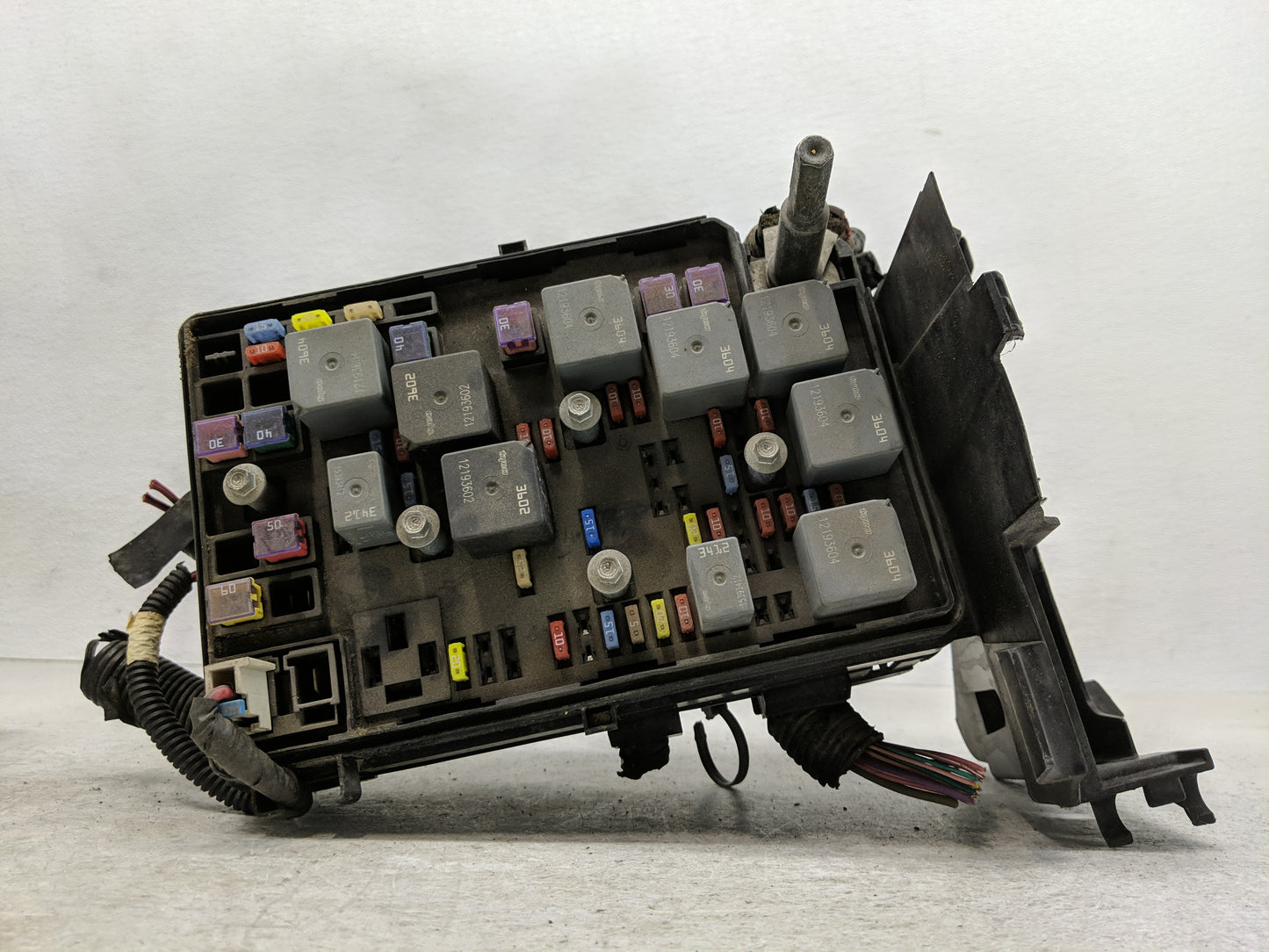 2006 Chevrolet Cobalt Fusebox Fuse Box Panel Relay Module Fits OEM Used Auto Parts - Oemusedautoparts1.com