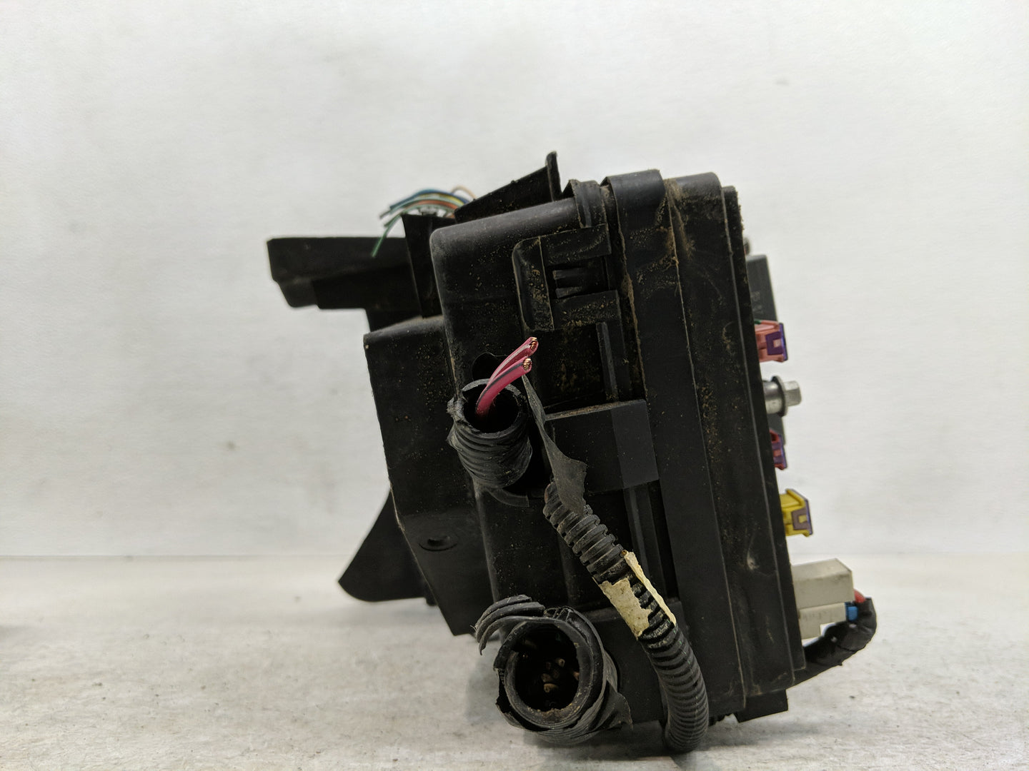 2006 Chevrolet Cobalt Fusebox Fuse Box Panel Relay Module Fits OEM Used Auto Parts - Oemusedautoparts1.com