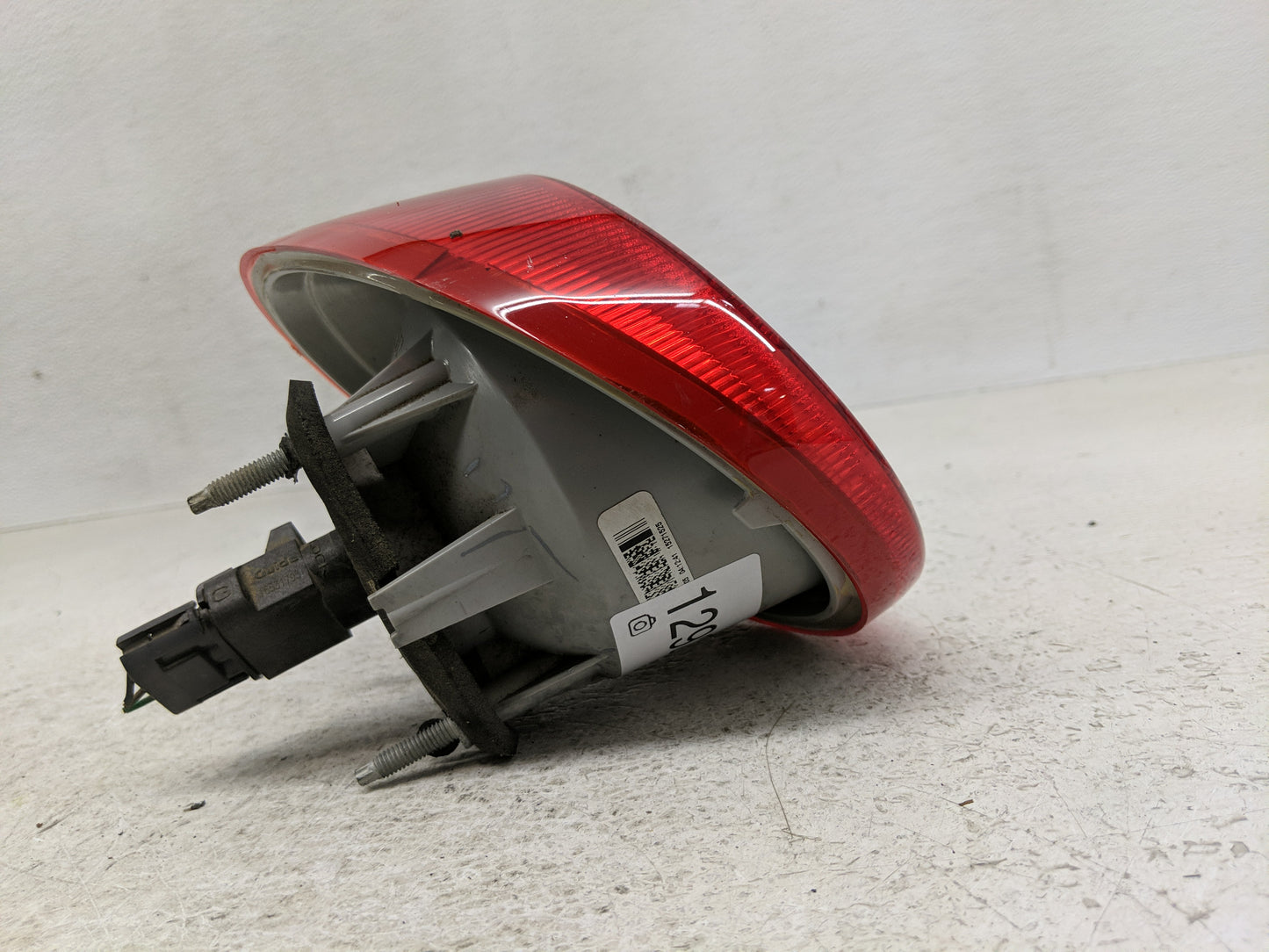 2005-2010 Chevrolet Cobalt Tail Light Assembly Passenger Right OEM Fits Fits 2005 2006 2007 2008 2009 2010 OEM Used Auto Par