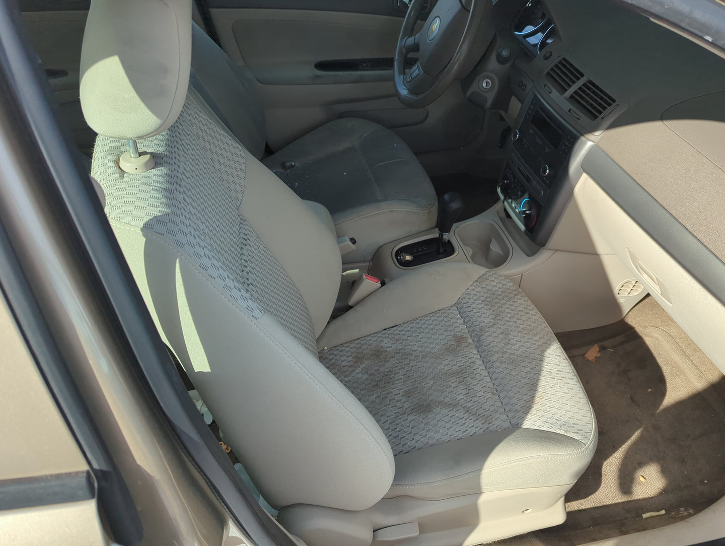 2006 Chevrolet Cobalt Front Right Passenger Interior Door Panel Trim - Oemusedautoparts1.com