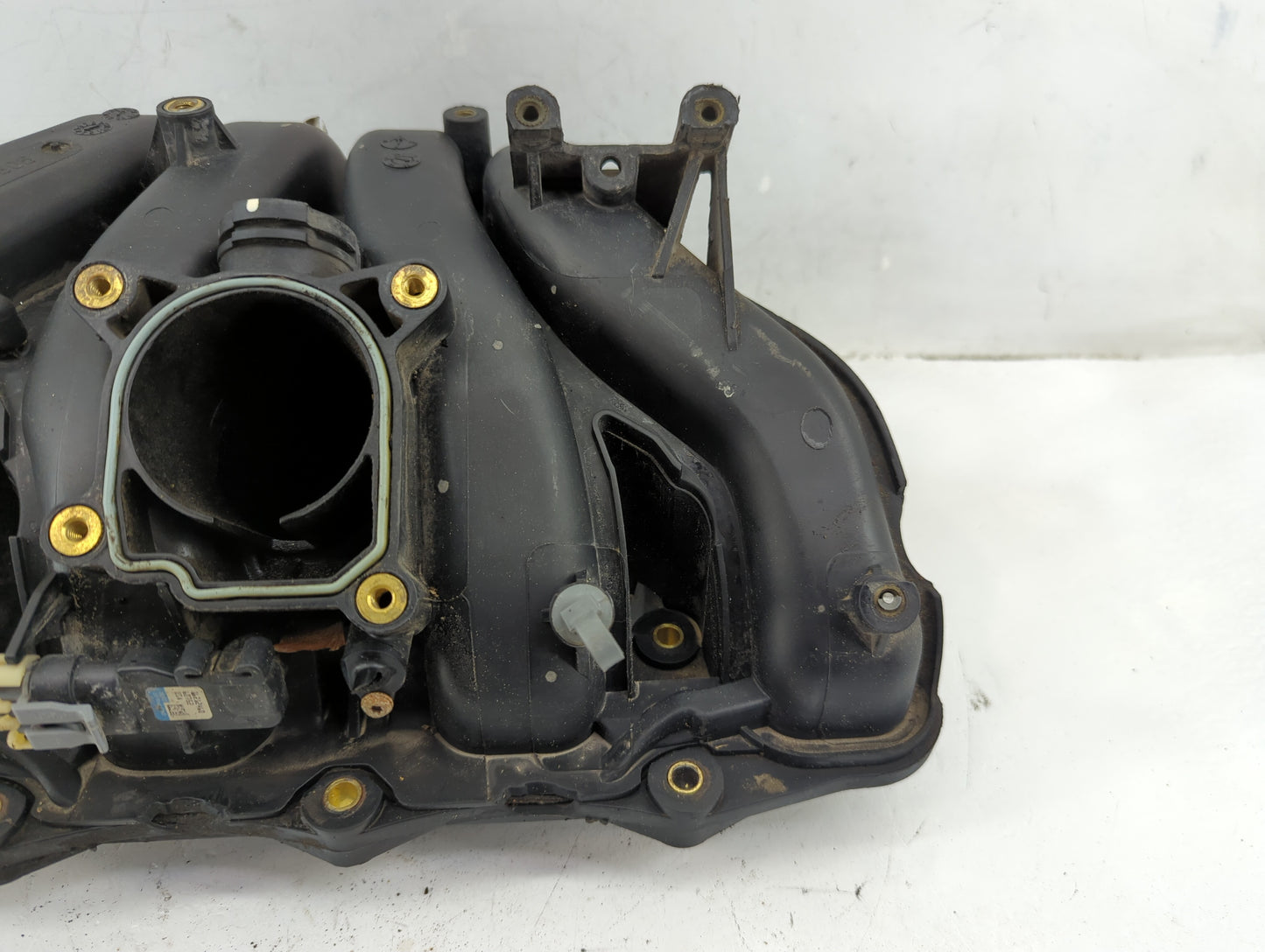 2006 Chevrolet Cobalt Air Intake Manifold P/N:12587202 Fits OEM Used Auto Parts - Oemusedautoparts1.com