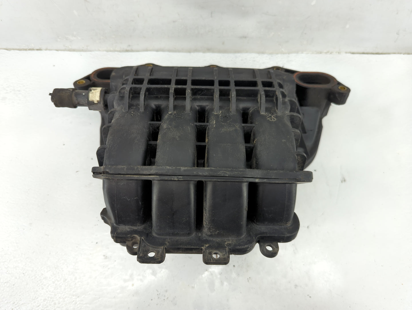 2006 Chevrolet Cobalt Air Intake Manifold P/N:12587202 Fits OEM Used Auto Parts - Oemusedautoparts1.com