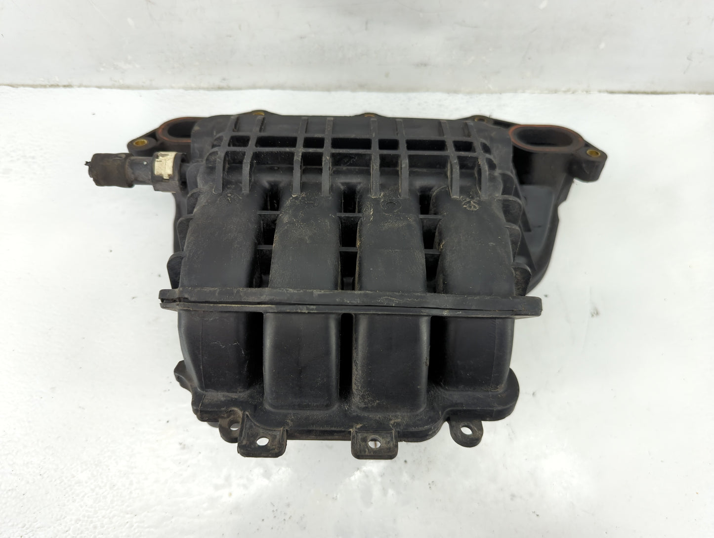 2006 Chevrolet Cobalt Air Intake Manifold P/N:12587202 Fits OEM Used Auto Parts - Oemusedautoparts1.com