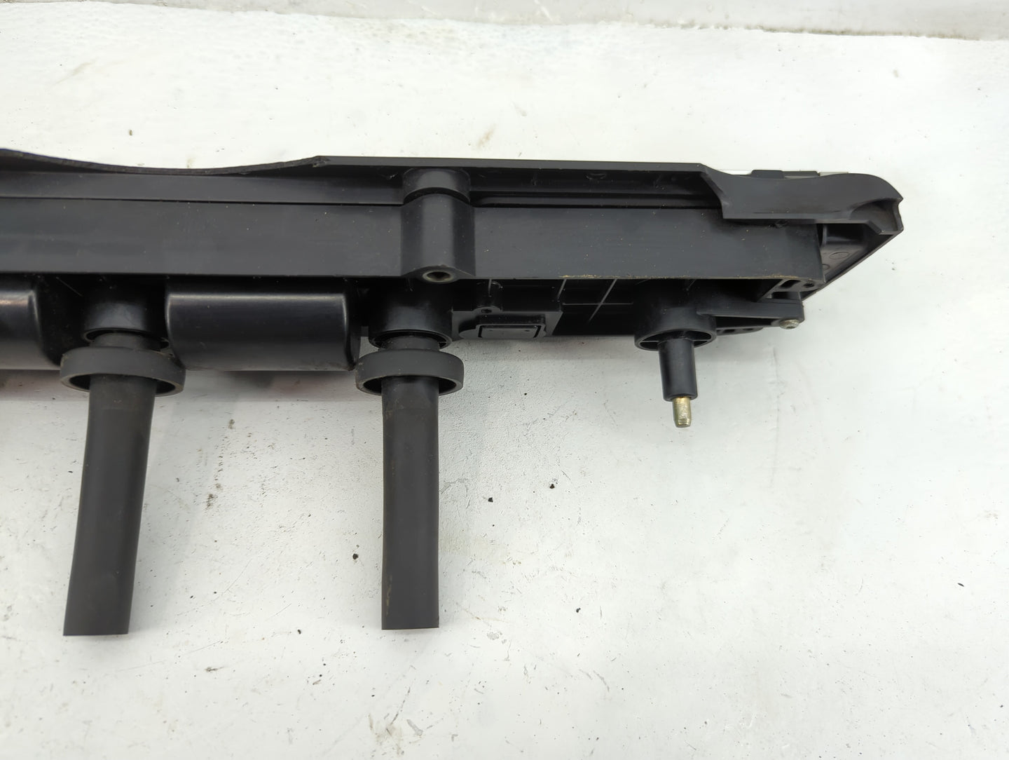 2005-2006 Chevrolet Cobalt Ignition Coil Igniter Pack - Oemusedautoparts1.com