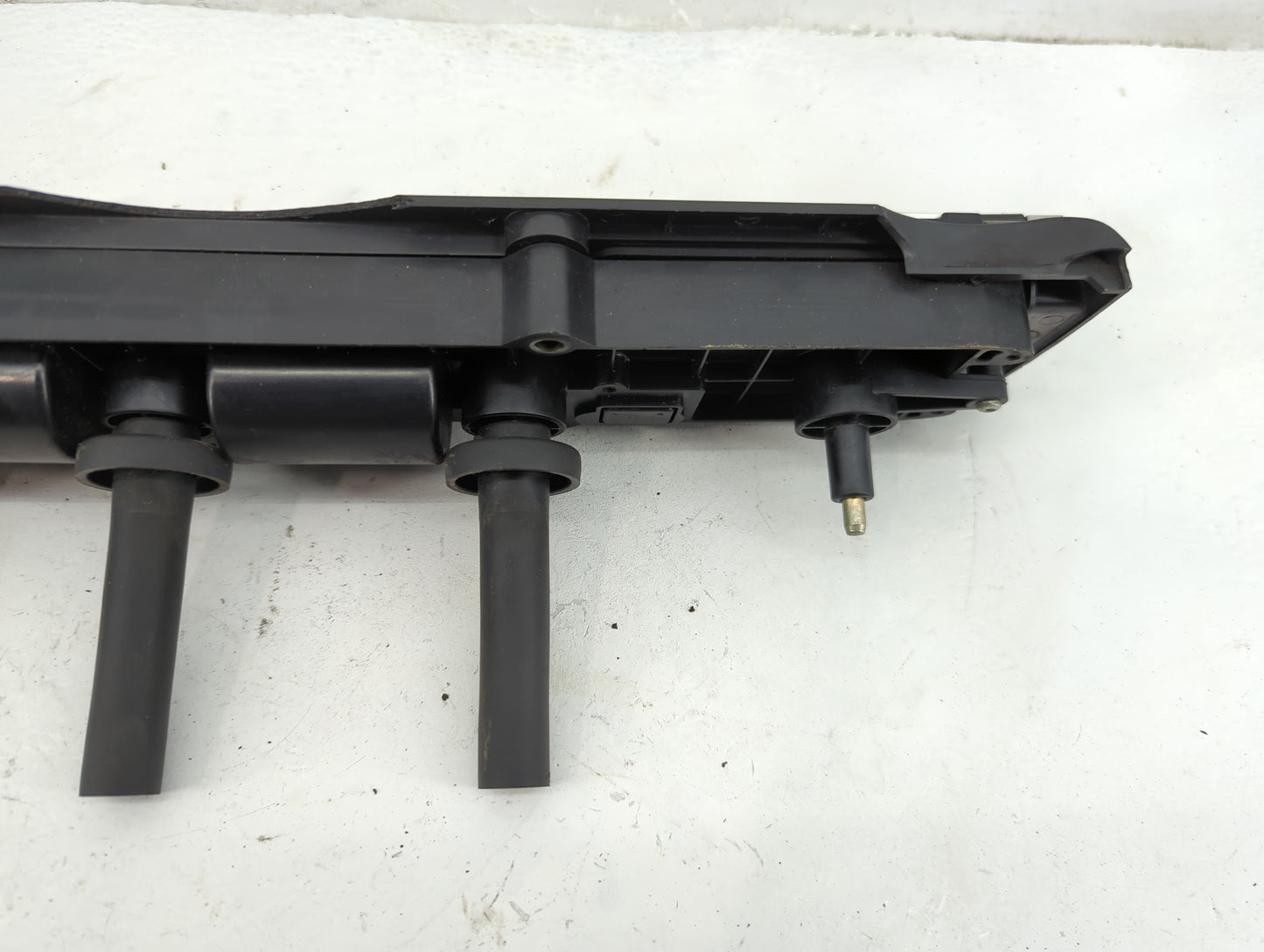 2005-2006 Chevrolet Cobalt Ignition Coil Igniter Pack - Oemusedautoparts1.com