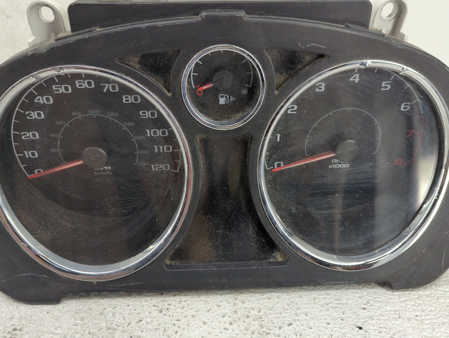 2005-2006 Chevrolet Cobalt Instrument Cluster Speedometer Gauges P/N:15805551 Fits Fits 2005 2006 OEM Used Auto Parts - Oemu