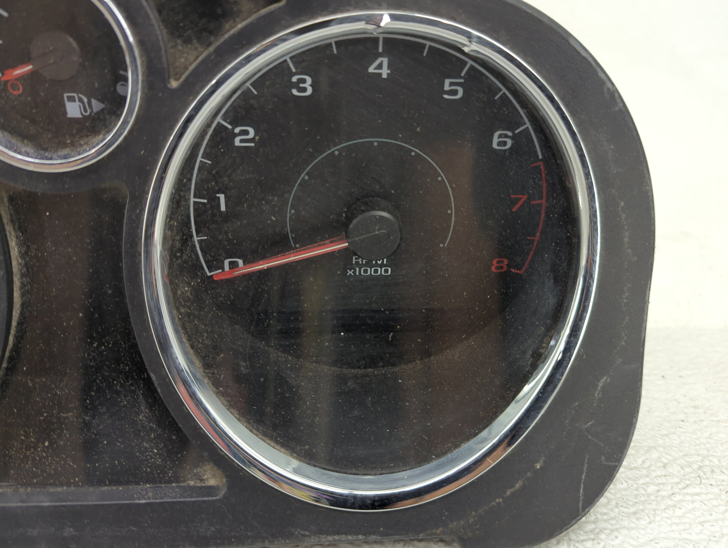 2005-2006 Chevrolet Cobalt Instrument Cluster Speedometer Gauges P/N:15805551 Fits Fits 2005 2006 OEM Used Auto Parts - Oemu