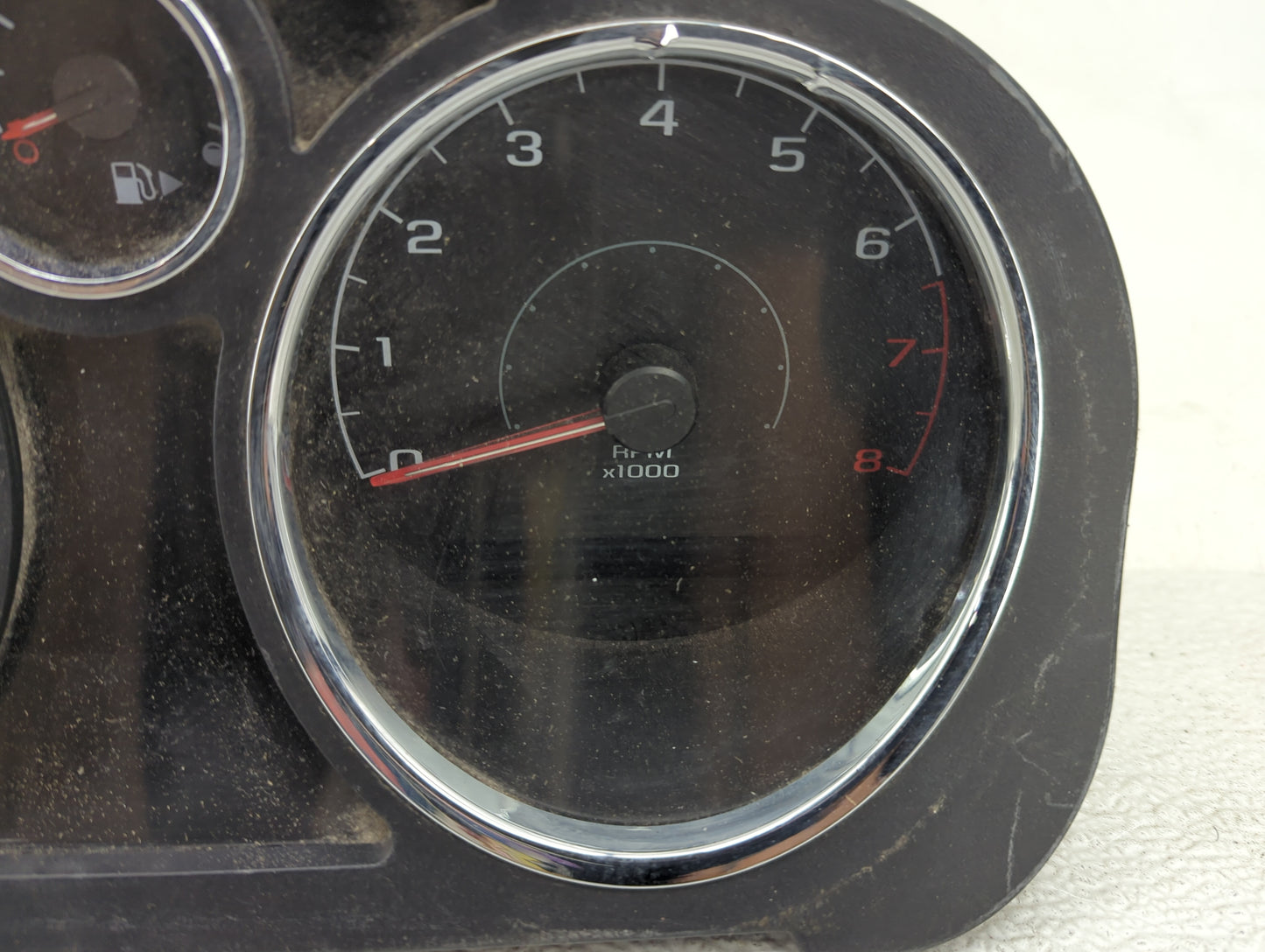 2005-2006 Chevrolet Cobalt Instrument Cluster Speedometer Gauges P/N:15805551 Fits Fits 2005 2006 OEM Used Auto Parts - Oemu