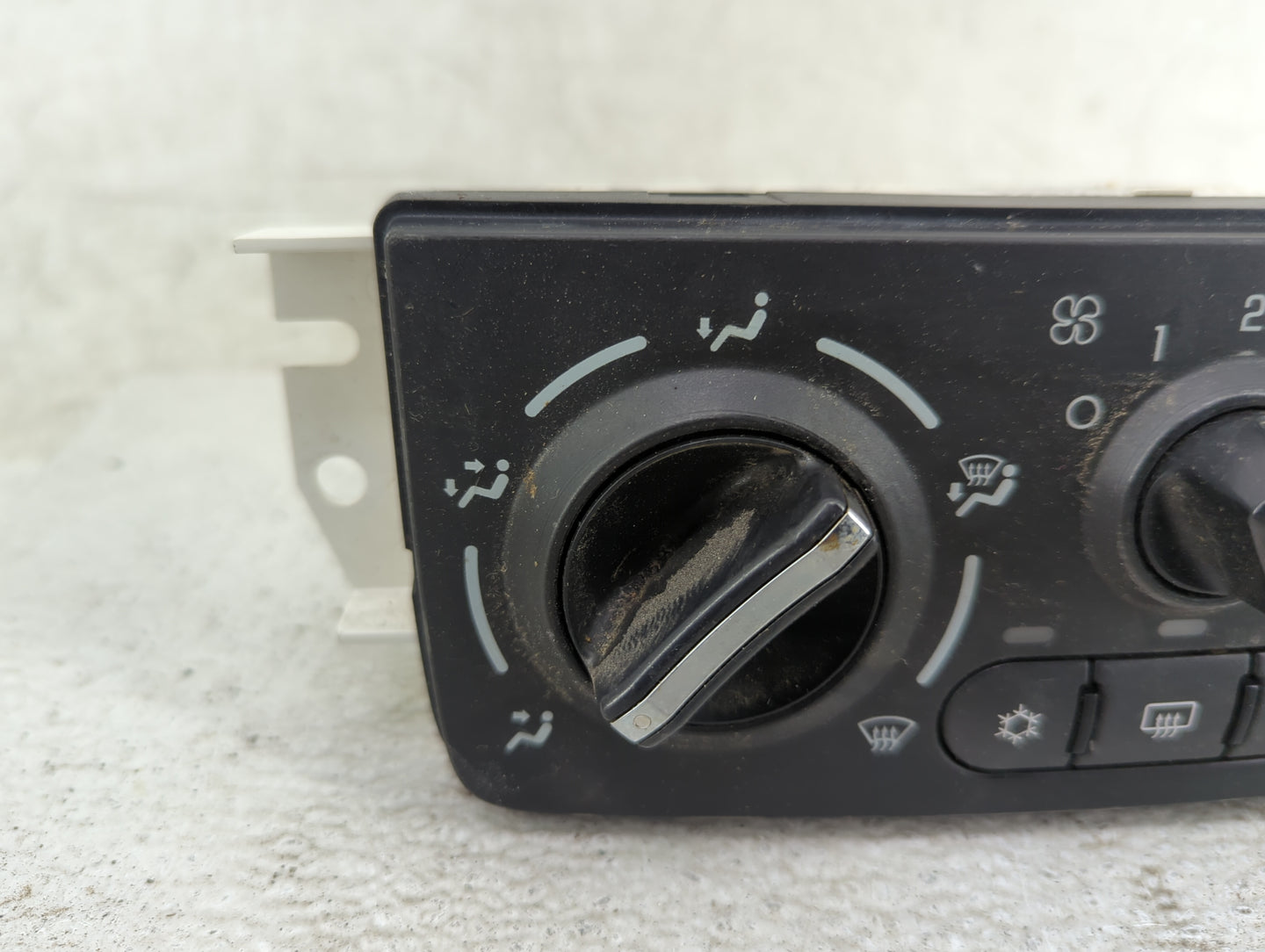 2005-2010 Chevrolet Cobalt Climate Control Module Temperature AC/Heater Replacement P/N:15829486 Fits OEM Used Auto Parts - 