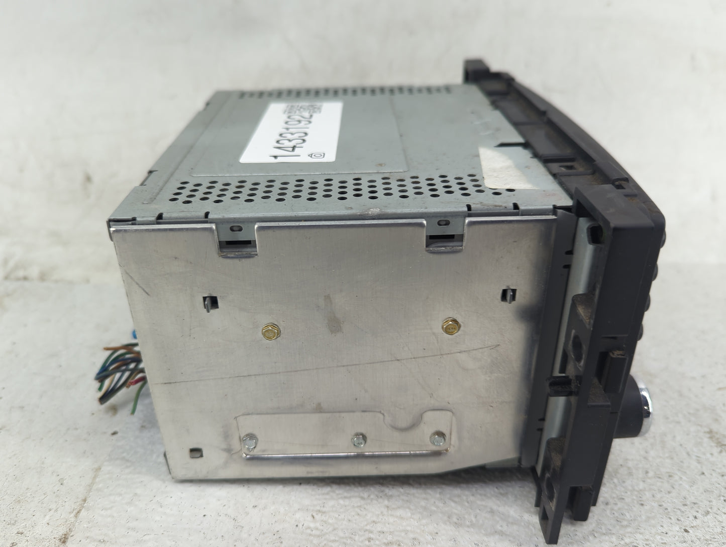 2006 Chevrolet Cobalt Radio AM FM Cd Player Receiver Replacement P/N:15272189 28023569 Fits OEM Used Auto Parts - Oemusedaut