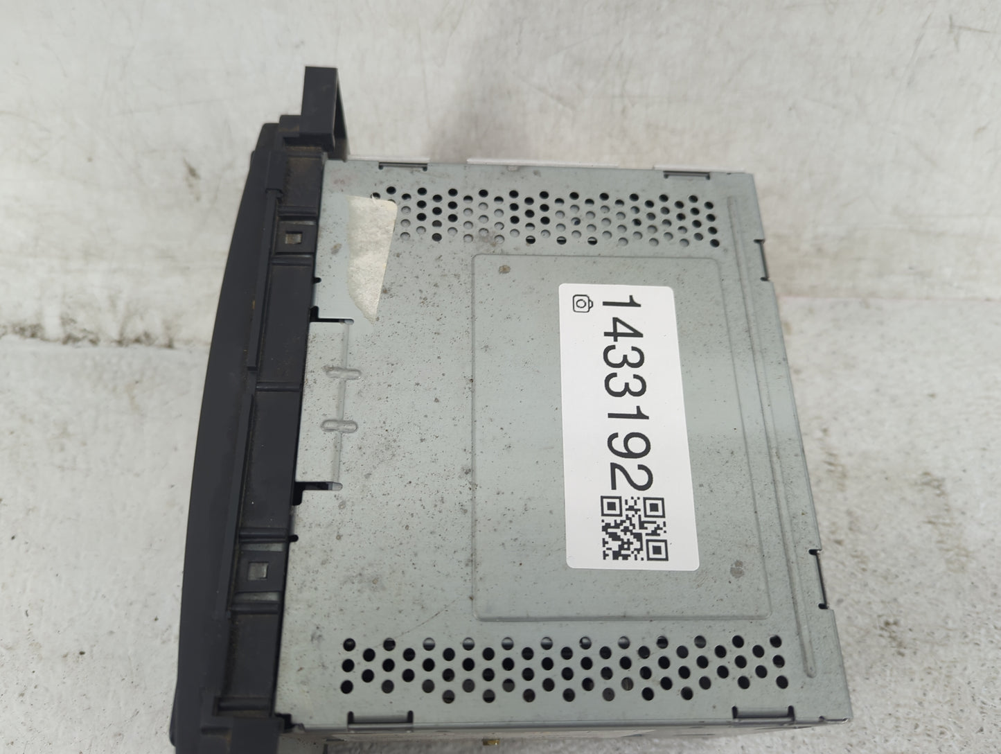 2006 Chevrolet Cobalt Radio AM FM Cd Player Receiver Replacement P/N:15272189 28023569 Fits OEM Used Auto Parts - Oemusedaut