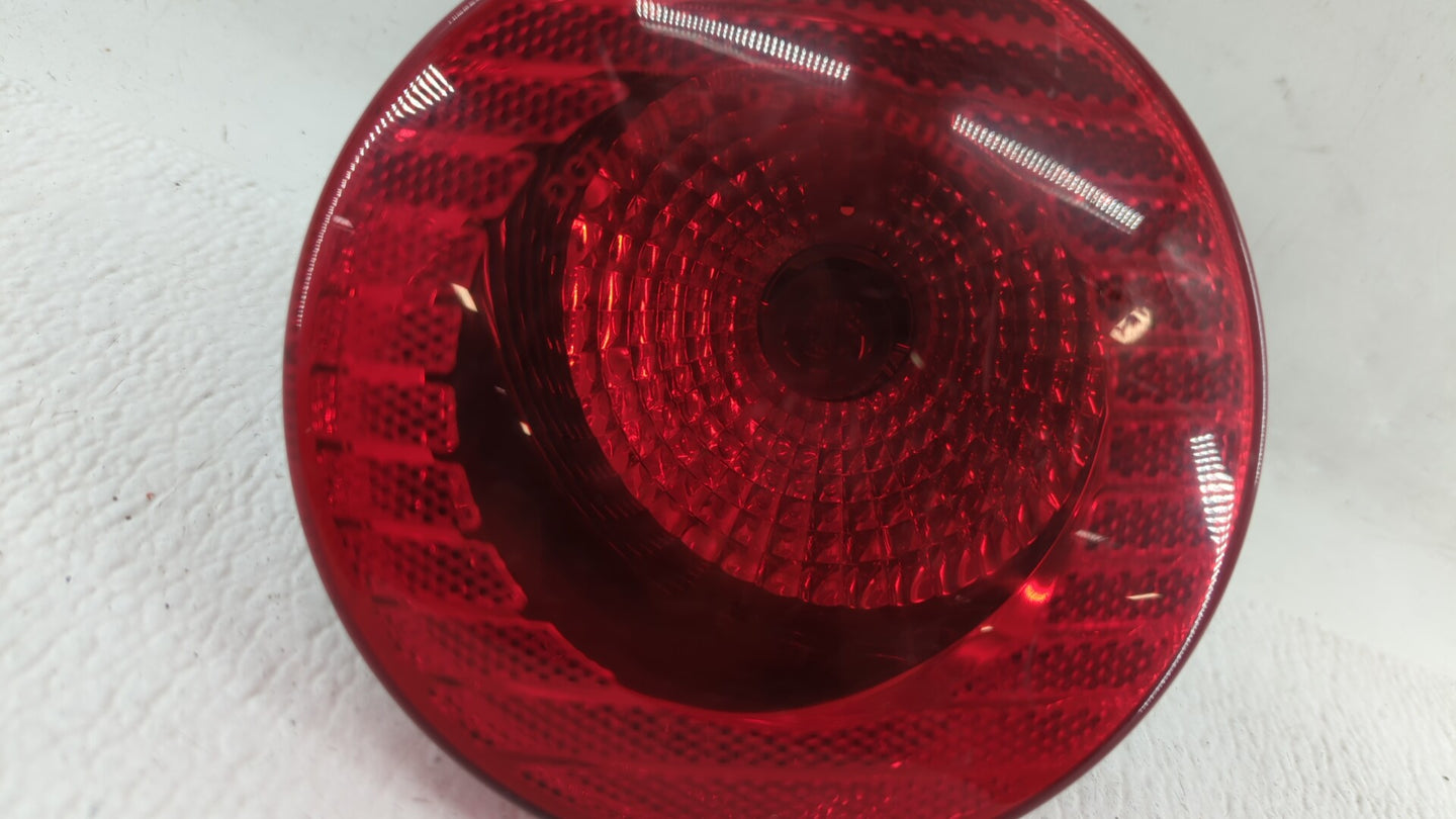 2005-2010 Chevrolet Cobalt Tail Light Assembly Passenger Right OEM P/N:15797856 16532532 A Fits Fits 2005 2006 2007 2008 200