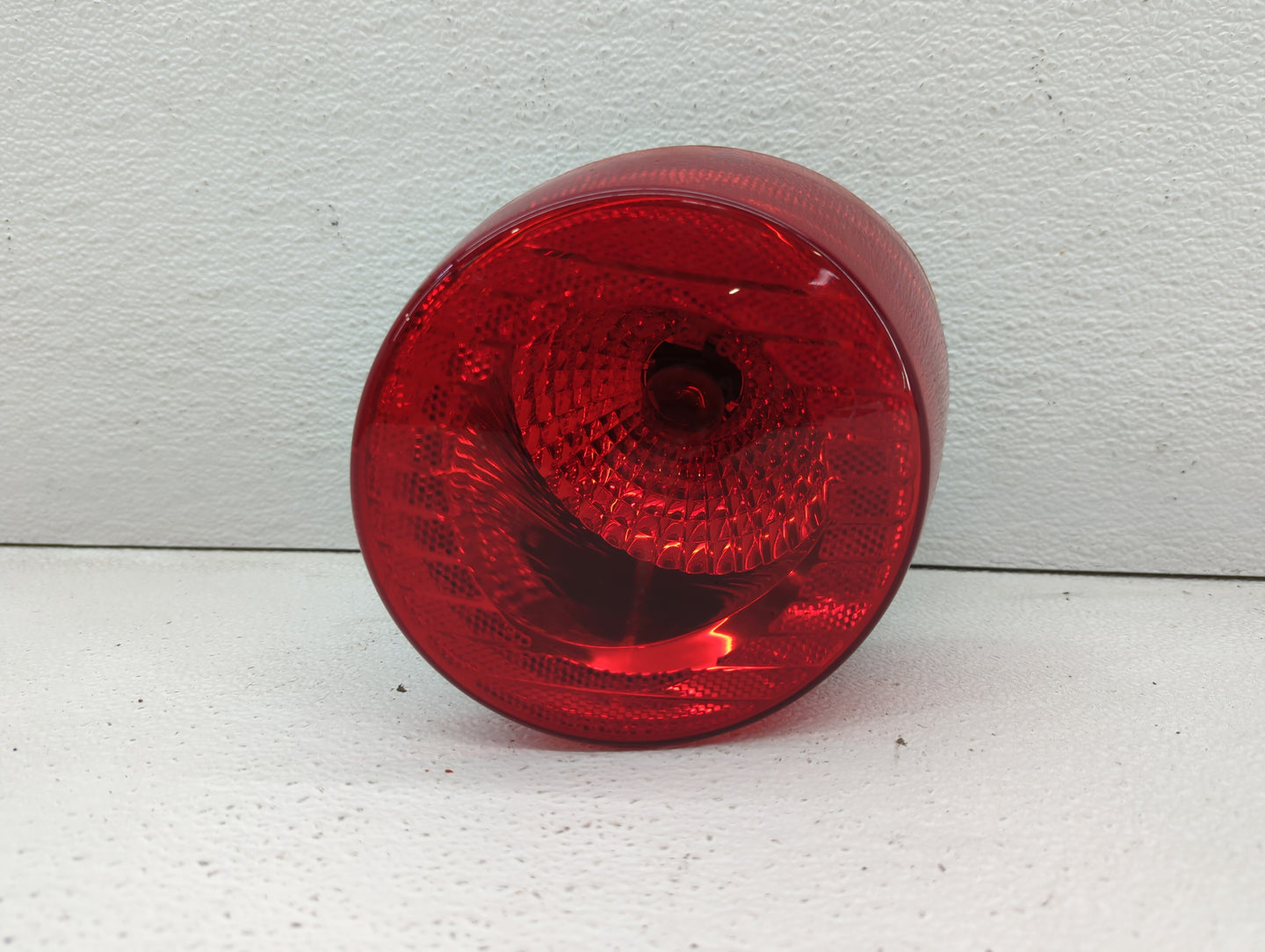 2005-2010 Chevrolet Cobalt Tail Light Assembly Passenger Right OEM P/N:16532532 Fits Fits 2005 2006 2007 2008 2009 2010 OEM 