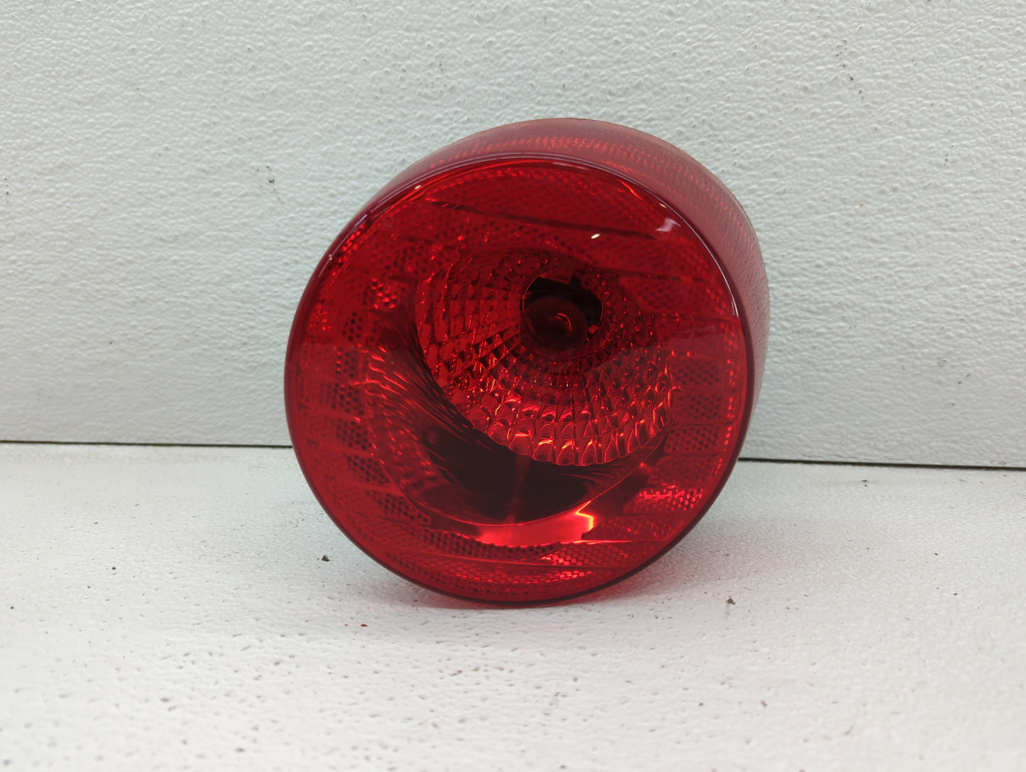 2005-2010 Chevrolet Cobalt Tail Light Assembly Passenger Right OEM P/N:16532532 Fits Fits 2005 2006 2007 2008 2009 2010 OEM 