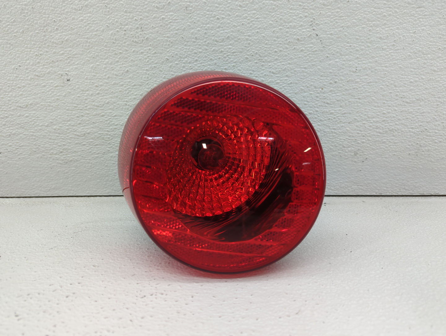 2005-2010 Chevrolet Cobalt Tail Light Assembly Passenger Right OEM P/N:15797855 16532531 Fits Fits 2005 2006 2007 2008 2009 