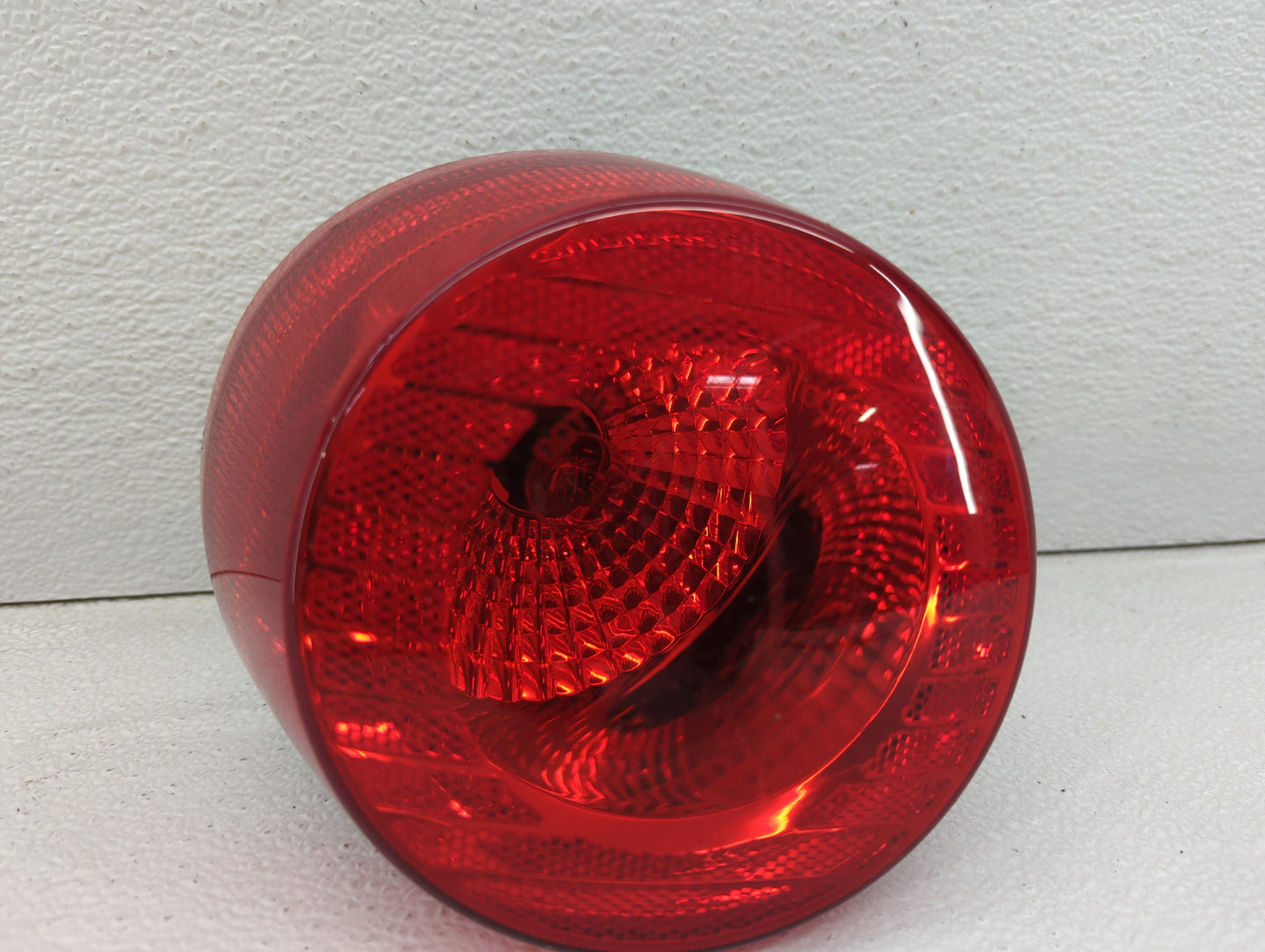 2005-2010 Chevrolet Cobalt Tail Light Assembly Passenger Right OEM P/N:15797855 16532531 Fits Fits 2005 2006 2007 2008 2009 