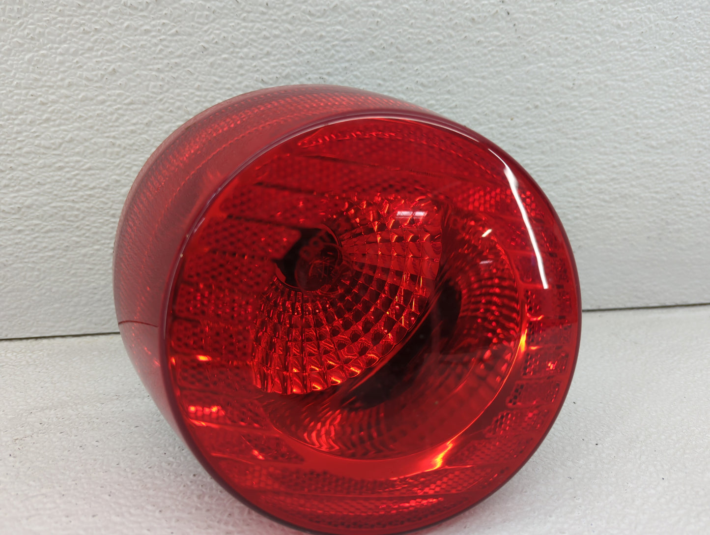 2005-2010 Chevrolet Cobalt Tail Light Assembly Passenger Right OEM P/N:15797855 16532531 Fits Fits 2005 2006 2007 2008 2009 