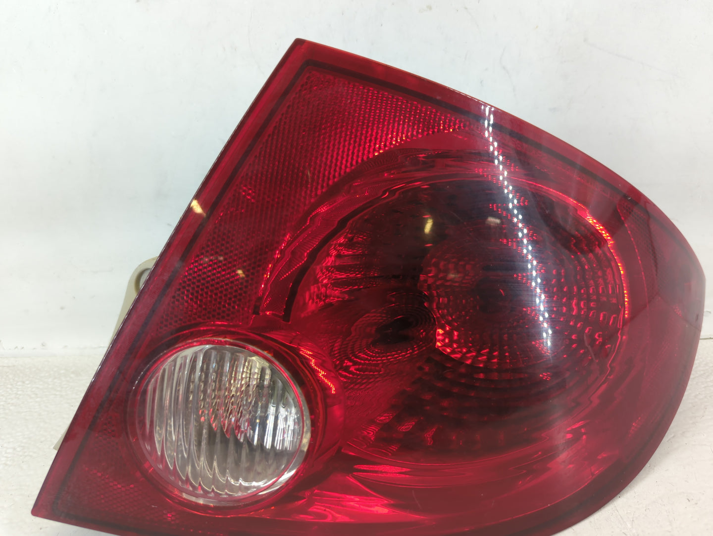 2005-2010 Chevrolet Cobalt Tail Light Assembly Passenger Right OEM P/N:15277881 Fits Fits 2005 2006 2007 2008 2009 2010 OEM 