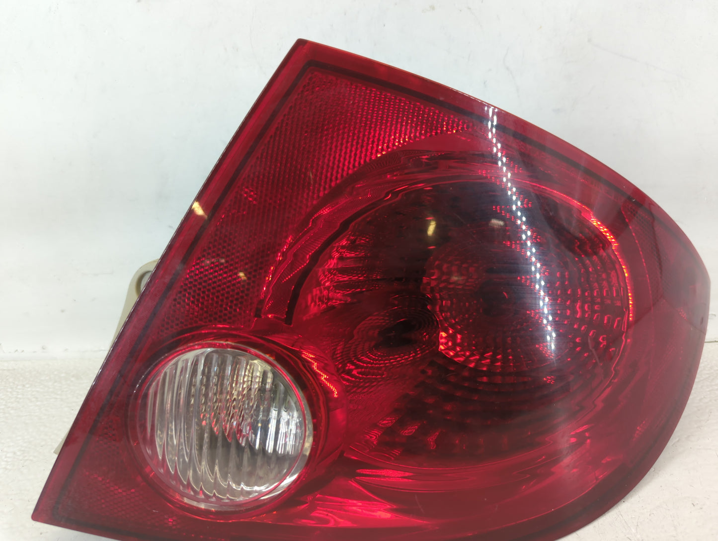 2005-2010 Chevrolet Cobalt Tail Light Assembly Passenger Right OEM P/N:15277881 Fits Fits 2005 2006 2007 2008 2009 2010 OEM 