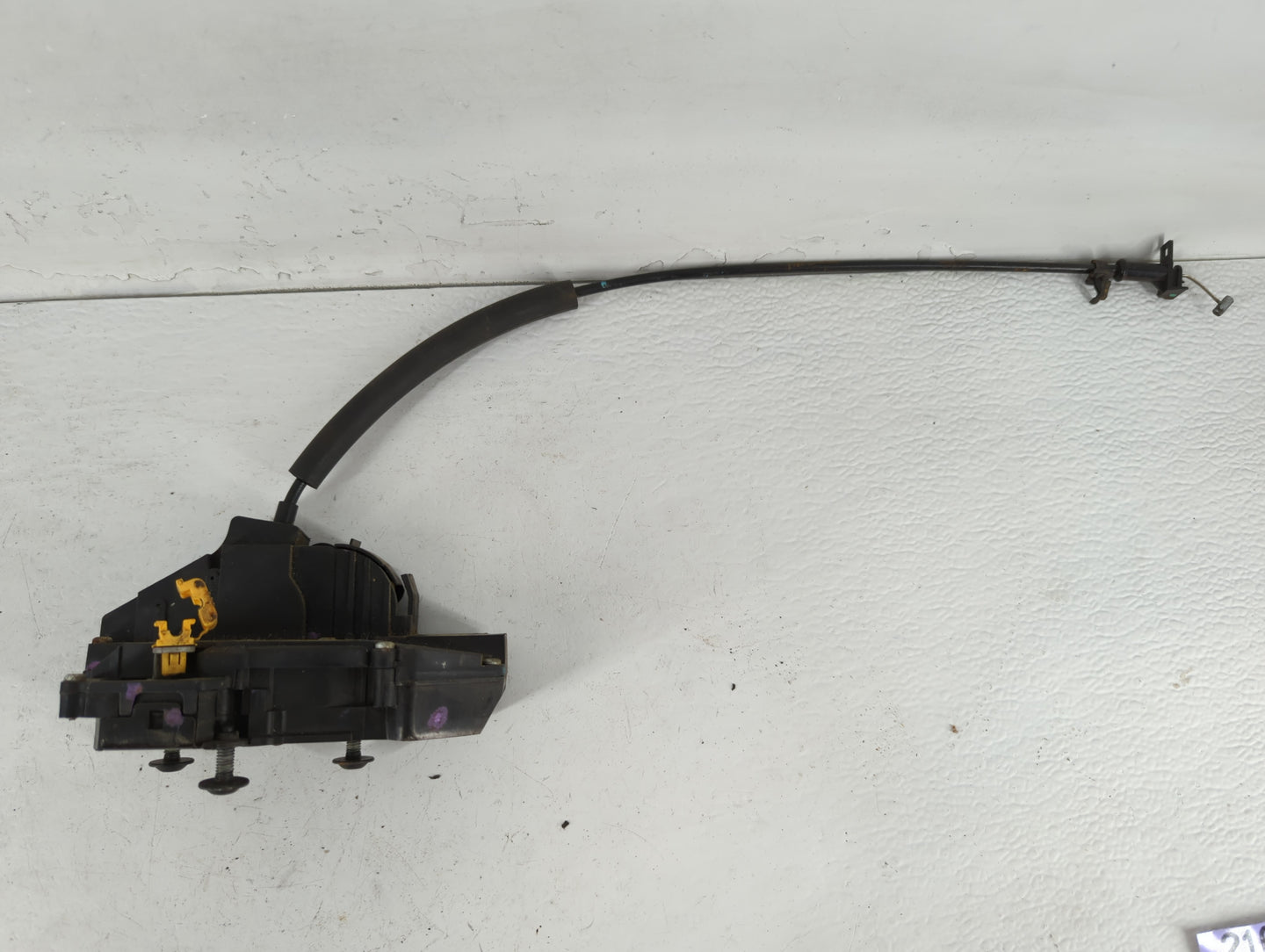 2006 Chevrolet Cobalt Hood Latch Assembly 686085 - Oemusedautoparts1.com